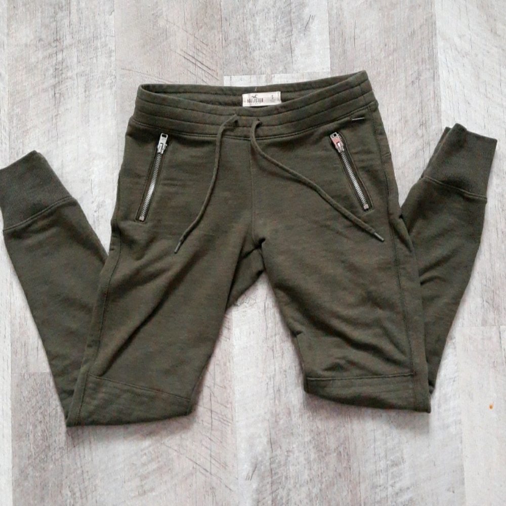 Hollister joggers